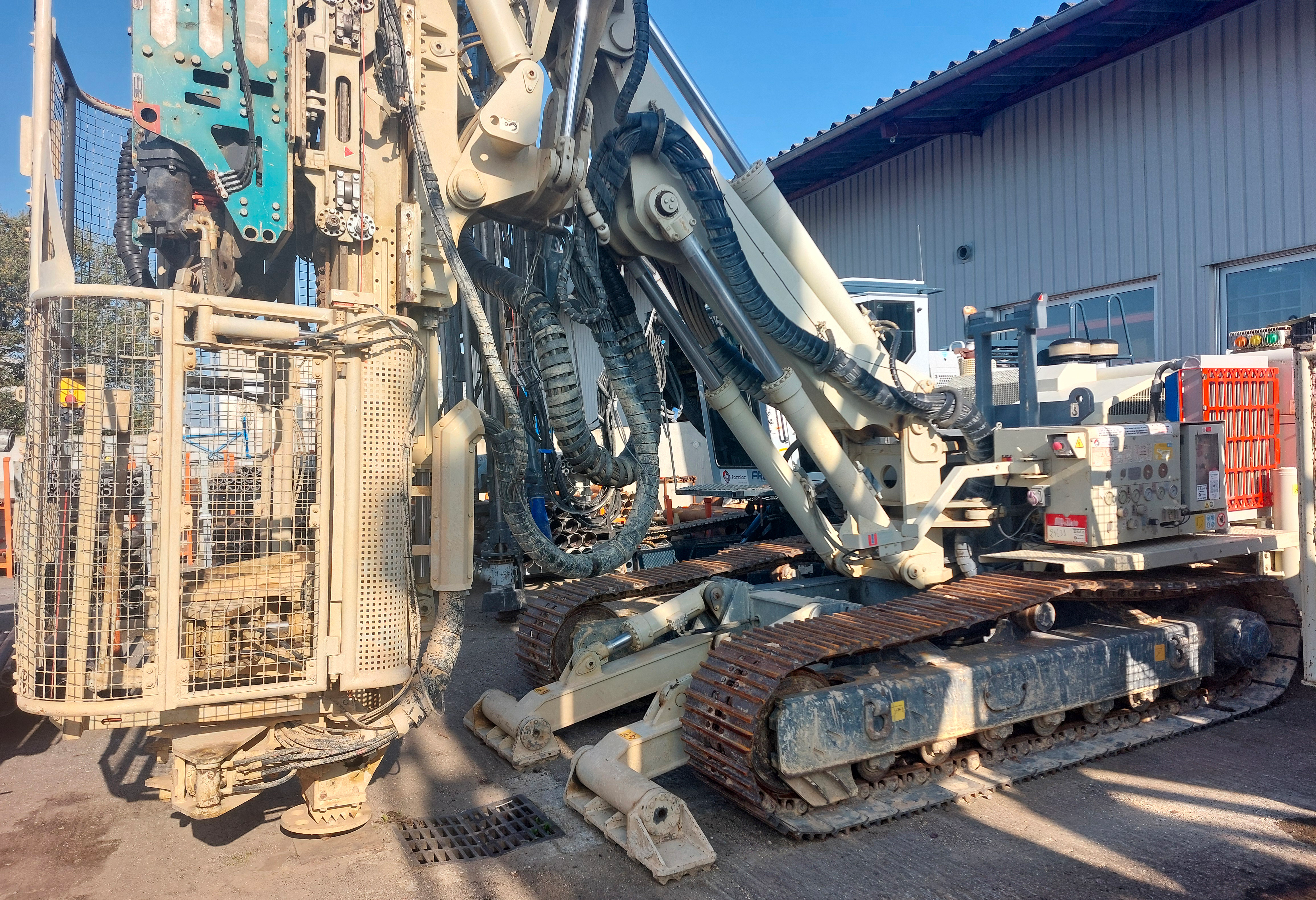 MC 22 &eacute;quip&eacute;e avec t&ecirc;te RHV 1500 parc Foraloc